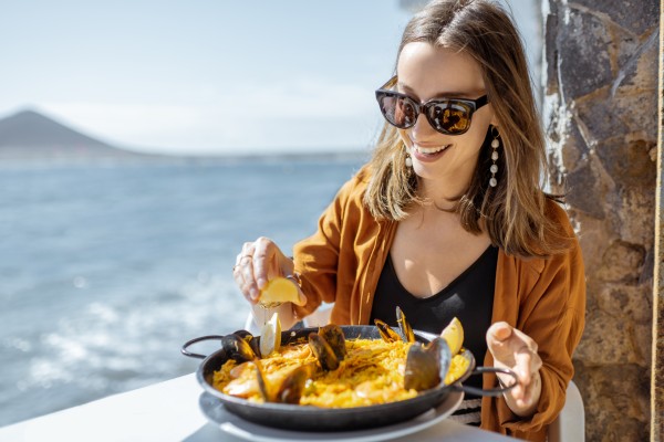 Sabores locales: experiencias gastronómicas cerca de nuestros apartamentos